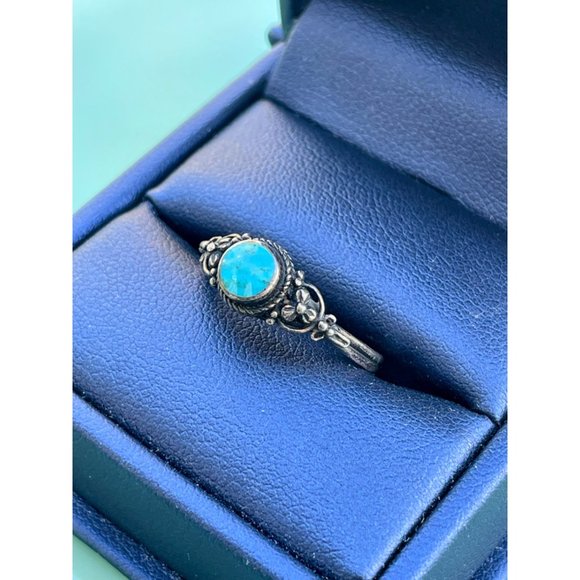 Unbranded Jewelry - Vintage Southwest Blue Turquoise Ring With Flowers Sz 7 3/4